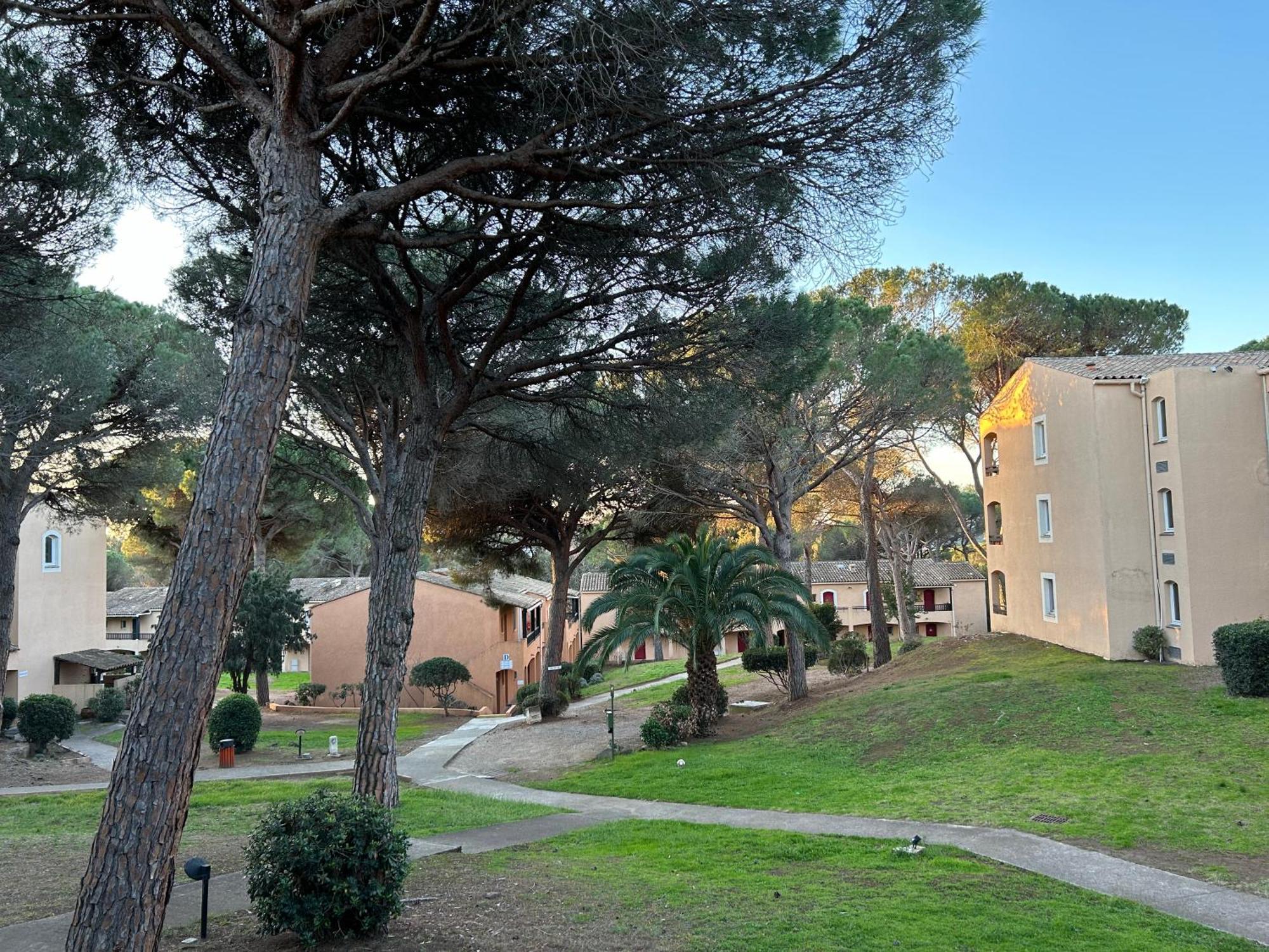Domaine Valescure Appartement 1 Ou 2 Pieces Vue Jardin Ou Piscine Saint-Raphael  Exterior photo